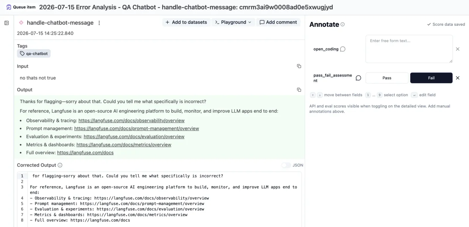 Màn hình annotation queue của Langfuse với đánh giá pass fail và ghi chú open coding